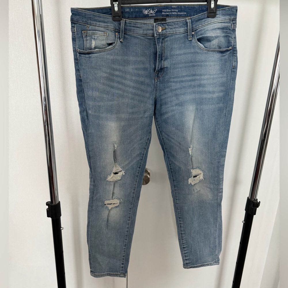 Washed Blue Distressed Cropped Jeans